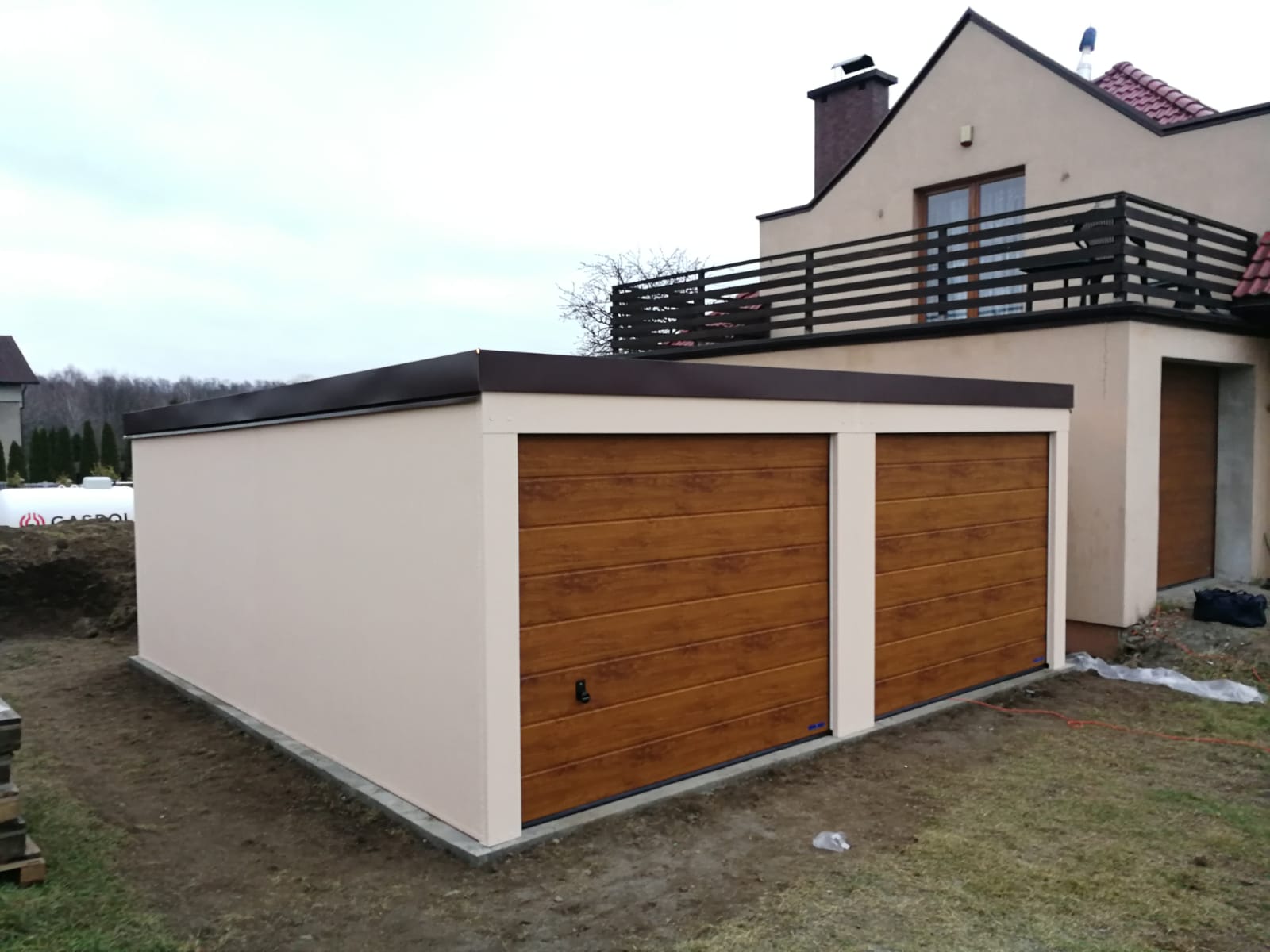 Doppelgarage in Chemnitz – Fertiggarage aus Stahl von RF Garagensysteme