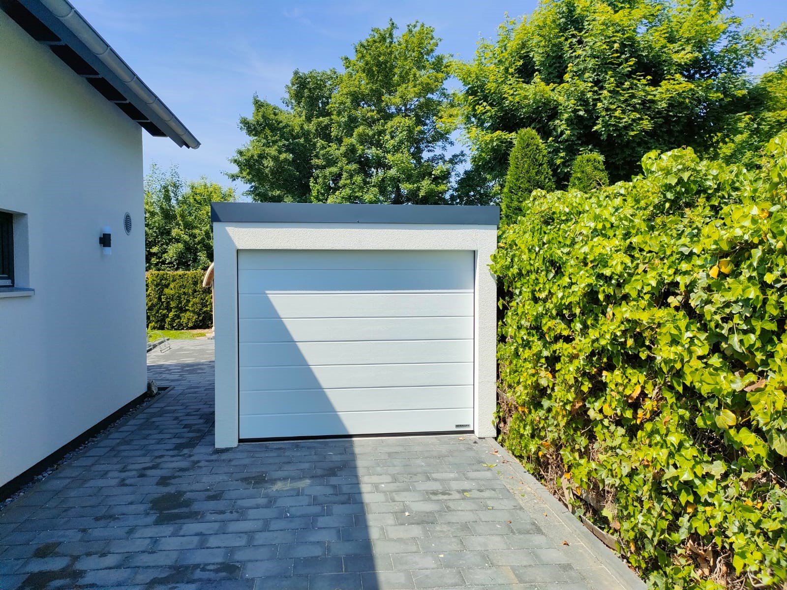 Einzelgarage in Gelting – Fertiggarage aus Stahl von RF Garagensysteme