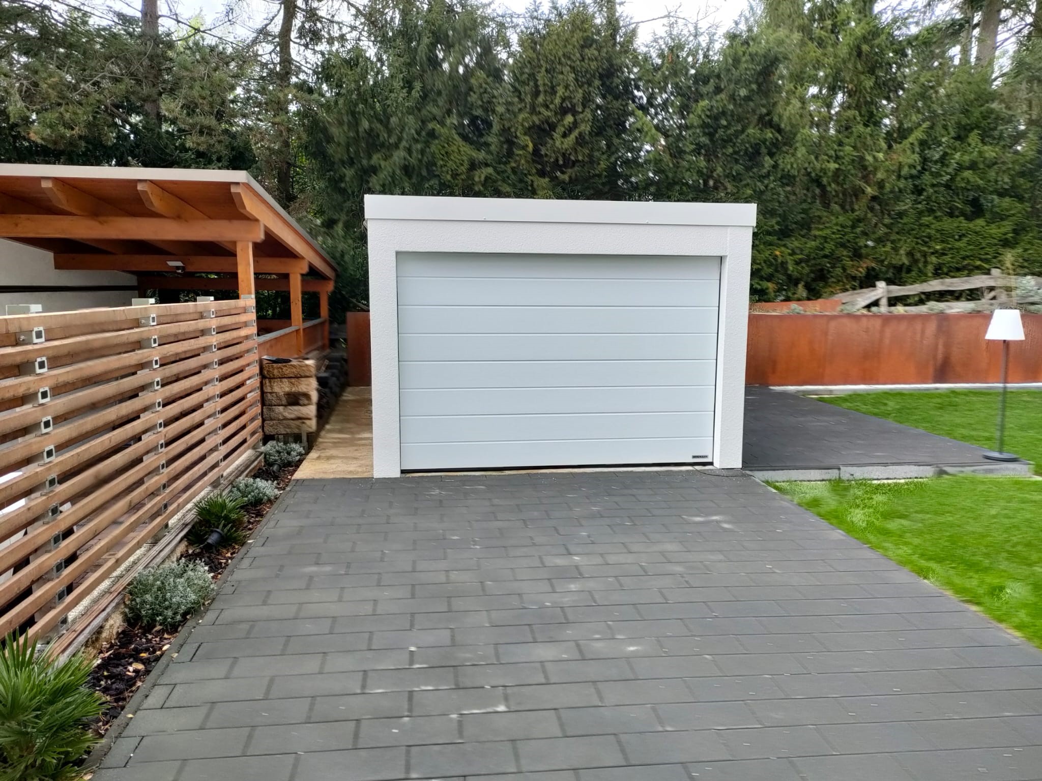Einzelgarage in Regensburg – Fertiggarage aus Stahl von RF Garagensysteme
