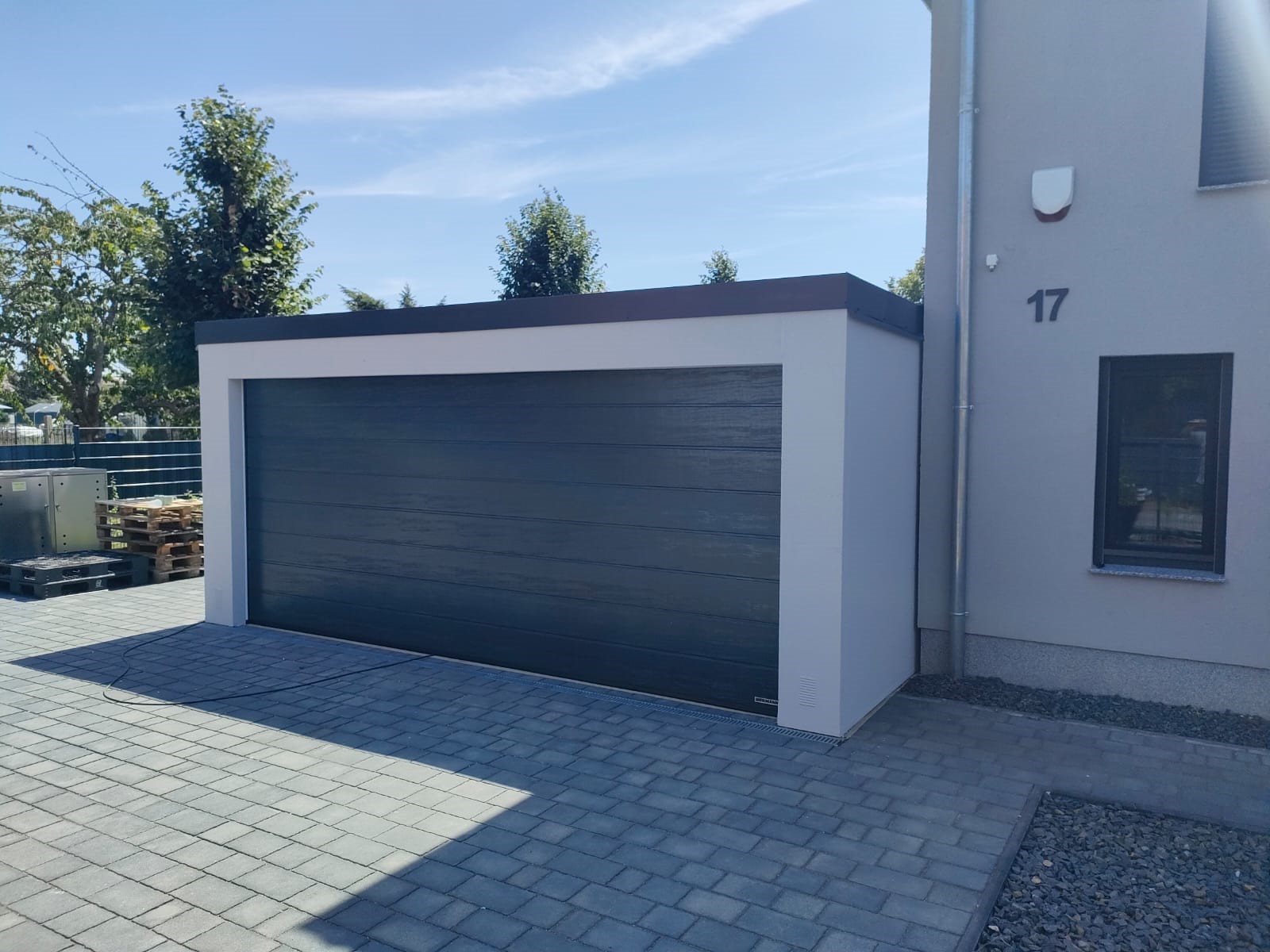 Großraumgarage in Ingolstadt – Fertiggarage aus Stahl von RF Garagensysteme