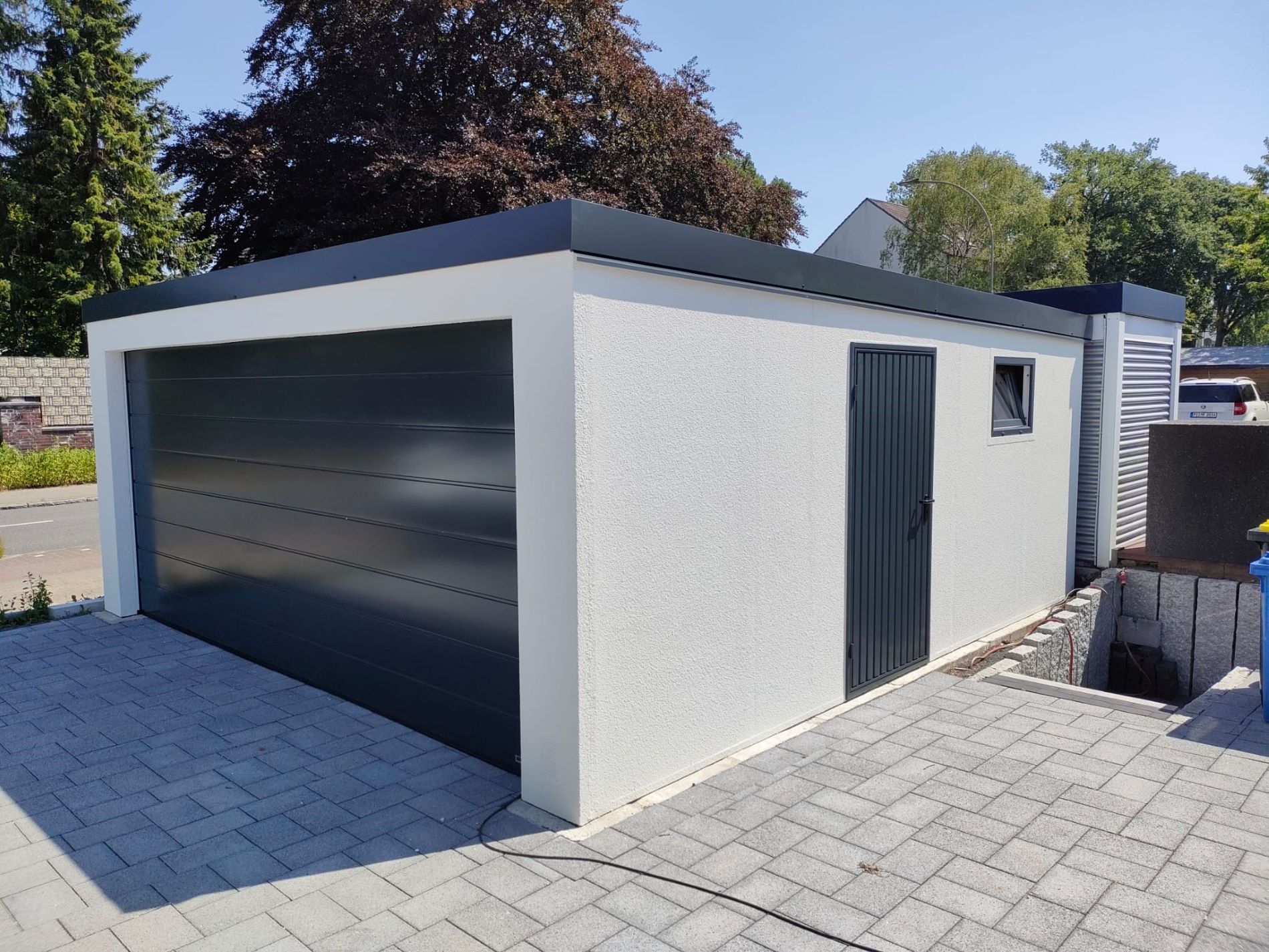 Großraumgarage in Pinneberg – Fertiggarage aus Stahl von RF Garagensysteme